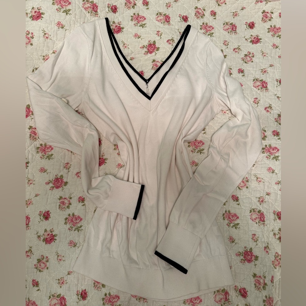 Contrasting V Neck White Sweater